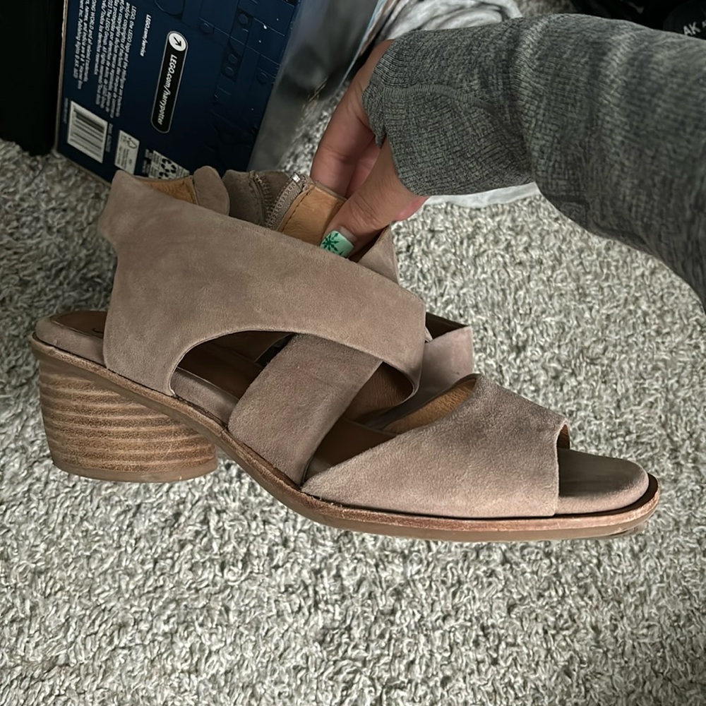 Sofft Suede Heels